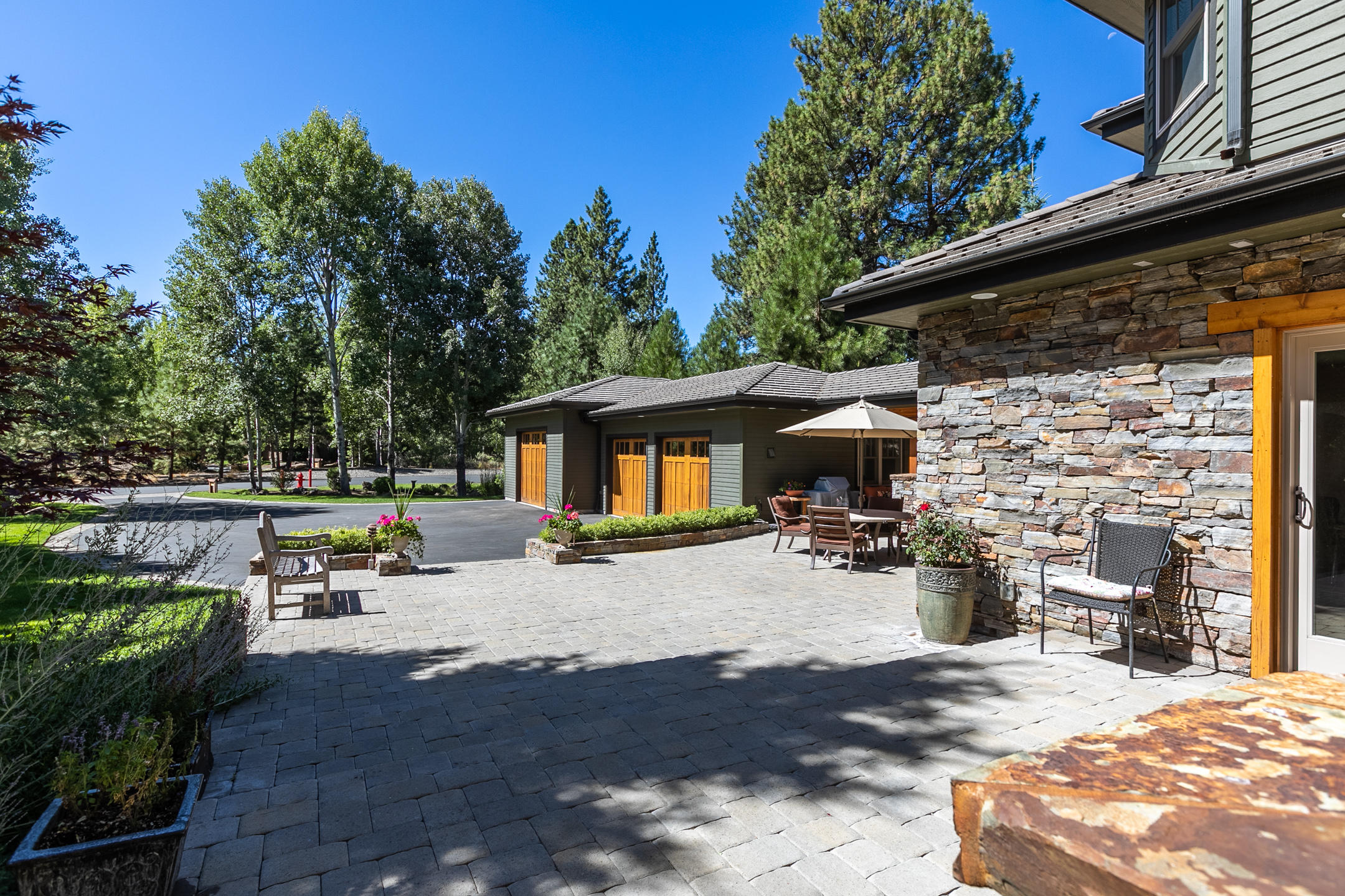 Broken Top - Residential