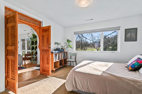 Tiny photo for 10 Velna Way, Ashland, OR 97520 (MLS # 220213900)