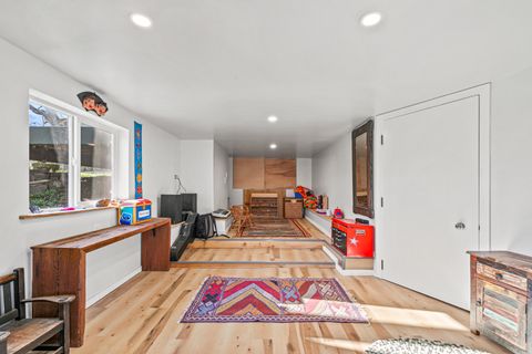 Tiny photo for 10 Velna Way, Ashland, OR 97520 (MLS # 220213900)