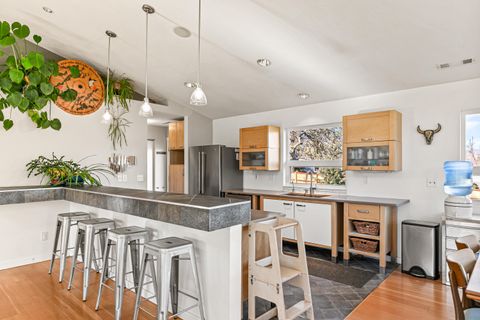 Tiny photo for 10 Velna Way, Ashland, OR 97520 (MLS # 220213900)