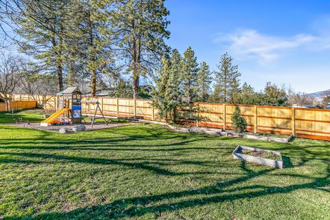 Tiny photo for 10 Velna Way, Ashland, OR 97520 (MLS # 220213900)