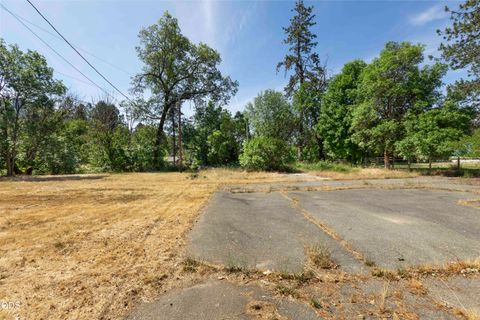 Tiny photo for 8622 E Evans Creek Road, Rogue River, OR 97537 (MLS # 220222814)