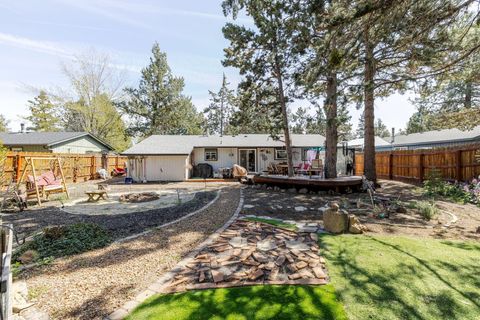 Tiny photo for 835 SE Polaris Court, Bend, OR 97702 (MLS # 220219746)
