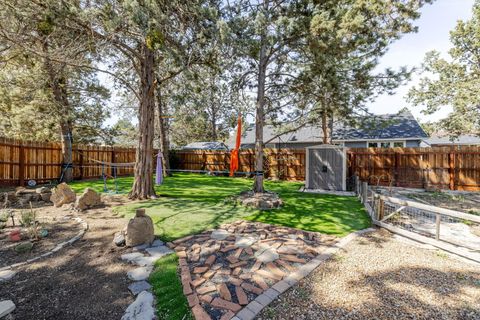 Tiny photo for 835 SE Polaris Court, Bend, OR 97702 (MLS # 220219746)
