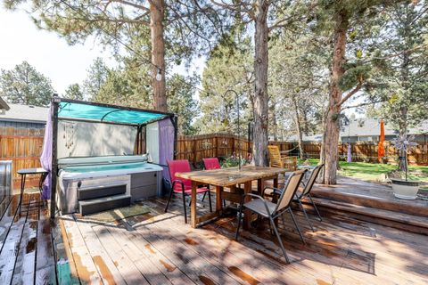 Tiny photo for 835 SE Polaris Court, Bend, OR 97702 (MLS # 220219746)