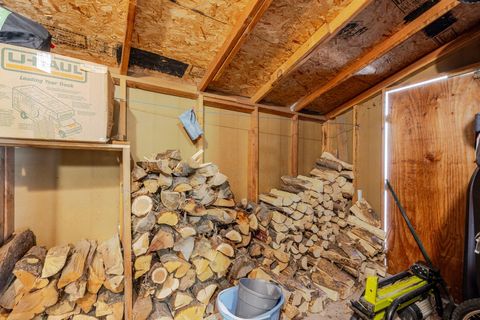 Tiny photo for 835 SE Polaris Court, Bend, OR 97702 (MLS # 220219746)