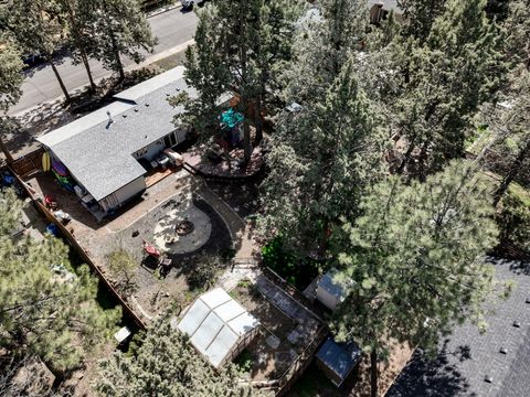 Tiny photo for 835 SE Polaris Court, Bend, OR 97702 (MLS # 220219746)