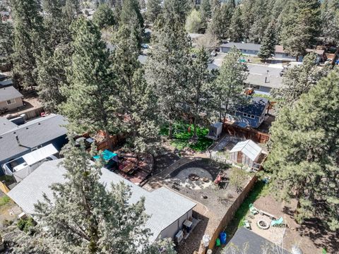 Tiny photo for 835 SE Polaris Court, Bend, OR 97702 (MLS # 220219746)