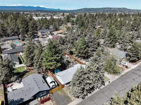 Tiny photo for 835 SE Polaris Court, Bend, OR 97702 (MLS # 220219746)