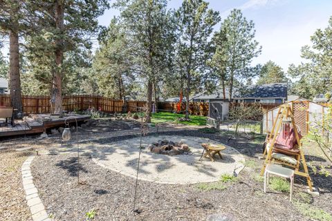 Tiny photo for 835 SE Polaris Court, Bend, OR 97702 (MLS # 220219746)