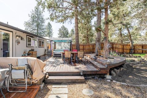 Tiny photo for 835 SE Polaris Court, Bend, OR 97702 (MLS # 220219746)
