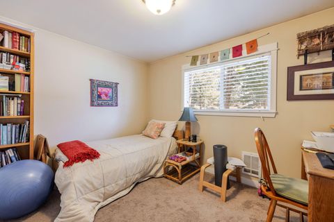 Tiny photo for 835 SE Polaris Court, Bend, OR 97702 (MLS # 220219746)