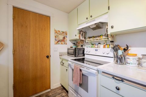 Tiny photo for 835 SE Polaris Court, Bend, OR 97702 (MLS # 220219746)
