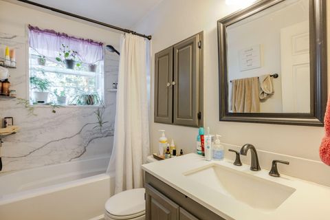 Tiny photo for 835 SE Polaris Court, Bend, OR 97702 (MLS # 220219746)