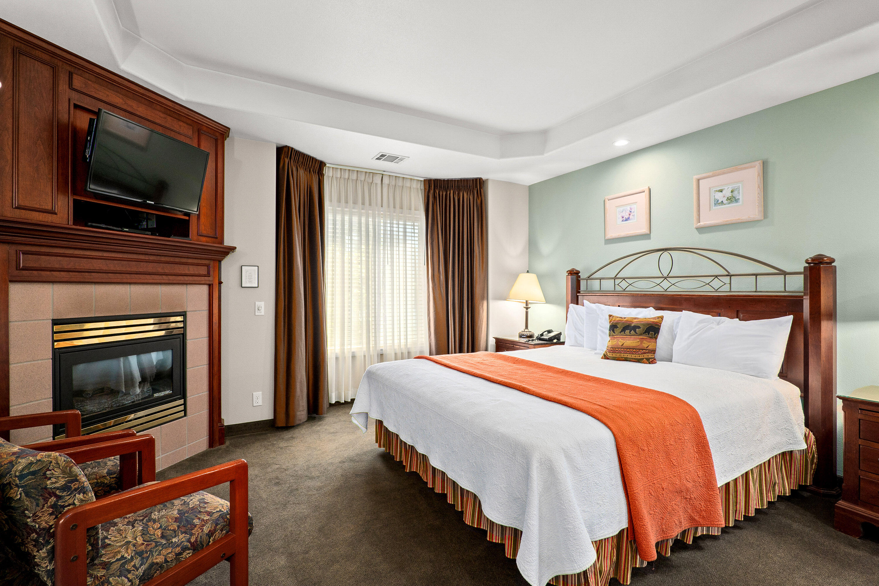 Bournes - Commercial Sale