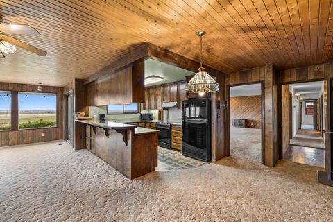 Tiny photo for 2748 SW Highland Lane, Culver, OR 97734 (MLS # 220212256)