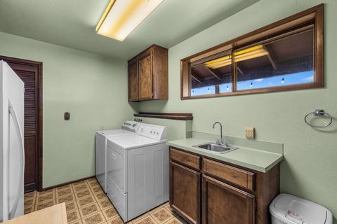 Tiny photo for 2748 SW Highland Lane, Culver, OR 97734 (MLS # 220212256)