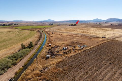 Tiny photo for 2748 SW Highland Lane, Culver, OR 97734 (MLS # 220212256)