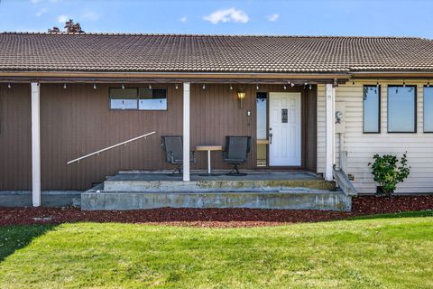 Tiny photo for 2748 SW Highland Lane, Culver, OR 97734 (MLS # 220212256)