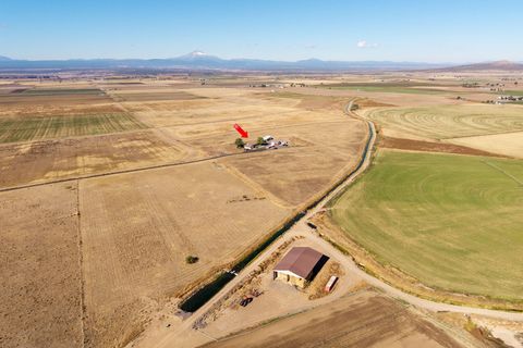 Tiny photo for 2748 SW Highland Lane, Culver, OR 97734 (MLS # 220212256)