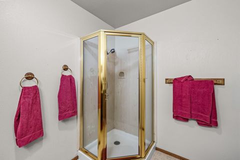 Tiny photo for 2748 SW Highland Lane, Culver, OR 97734 (MLS # 220212256)