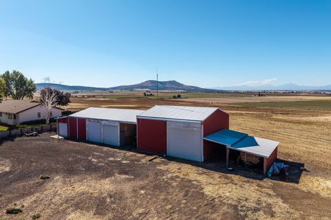 Tiny photo for 2748 SW Highland Lane, Culver, OR 97734 (MLS # 220212256)