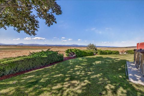 Tiny photo for 2748 SW Highland Lane, Culver, OR 97734 (MLS # 220212256)