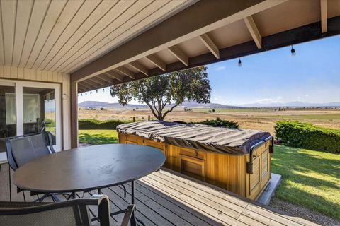 Tiny photo for 2748 SW Highland Lane, Culver, OR 97734 (MLS # 220212256)