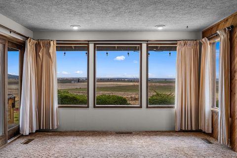 Tiny photo for 2748 SW Highland Lane, Culver, OR 97734 (MLS # 220212256)