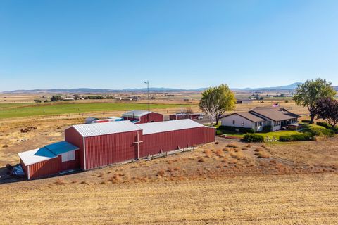 Tiny photo for 2748 SW Highland Lane, Culver, OR 97734 (MLS # 220212256)