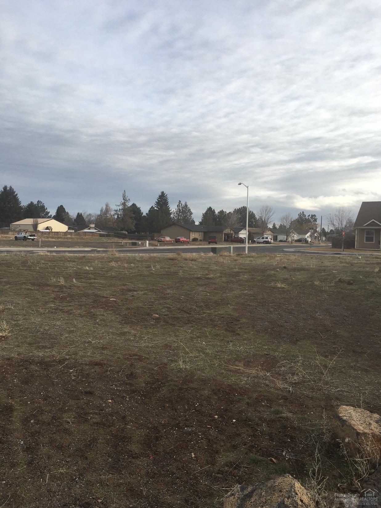 Obsidian Estate - Land