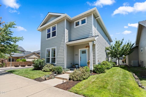 Tiny photo for 1142 N Haskell Street, Central Point, OR 97502 (MLS # 220224638)