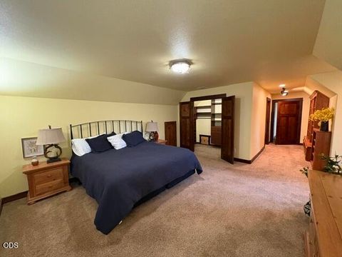 Tiny photo for 141245 Red Cone Drive, Crescent Lake, OR 97733 (MLS # 220224327)