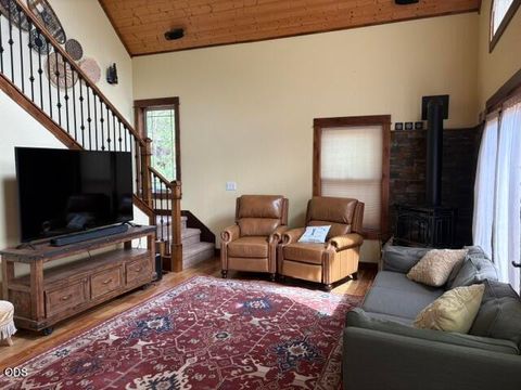 Tiny photo for 141245 Red Cone Drive, Crescent Lake, OR 97733 (MLS # 220224327)
