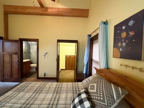 Tiny photo for 141245 Red Cone Drive, Crescent Lake, OR 97733 (MLS # 220224327)