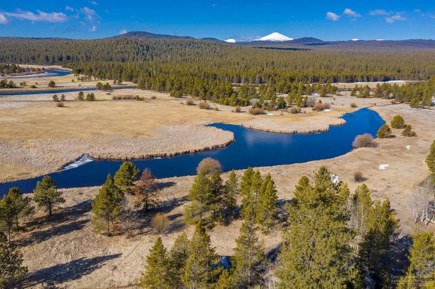 The essence of old Sunriver! This timeless home is located on one of Sunriver's largest homesites. Offering nearly 3100 feet, this 5 bedroom, 3.5 bath has loads of space for entertaining & overnight guests. Tons of potential to add additional space as well. Views of Mt. Bachelor as well.