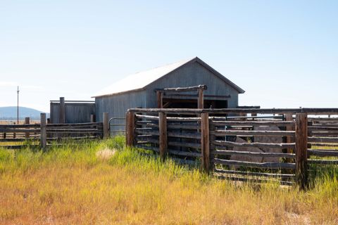 Tiny photo for 1950 Silver Lake Road, Chiloquin, OR 97624 (MLS # 220209125)