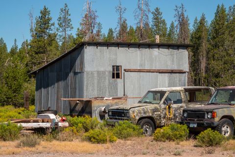 Tiny photo for 1950 Silver Lake Road, Chiloquin, OR 97624 (MLS # 220209125)