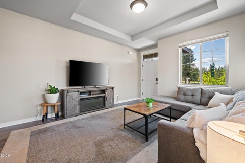 Tiny photo for 51937 Lumberman LN, La Pine, OR 97739 (MLS # 220227498)