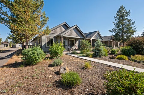 Tiny photo for 51937 Lumberman LN, La Pine, OR 97739 (MLS # 220227498)
