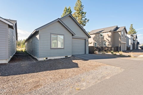 Tiny photo for 51937 Lumberman LN, La Pine, OR 97739 (MLS # 220227498)