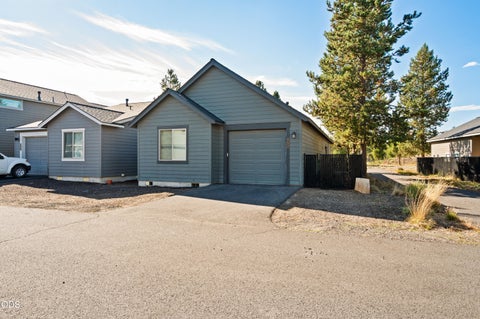 Tiny photo for 51937 Lumberman LN, La Pine, OR 97739 (MLS # 220227498)
