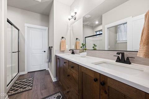 Tiny photo for 51937 Lumberman LN, La Pine, OR 97739 (MLS # 220227498)