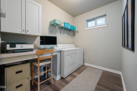 Tiny photo for 51937 Lumberman LN, La Pine, OR 97739 (MLS # 220227498)