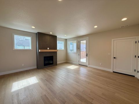 Tiny photo for 21424 SE Krakatoa Court #Lot 100, Bend, OR 97702 (MLS # 220217344)