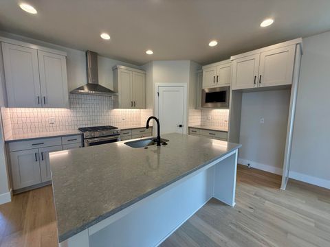 Tiny photo for 21424 SE Krakatoa Court #Lot 100, Bend, OR 97702 (MLS # 220217344)