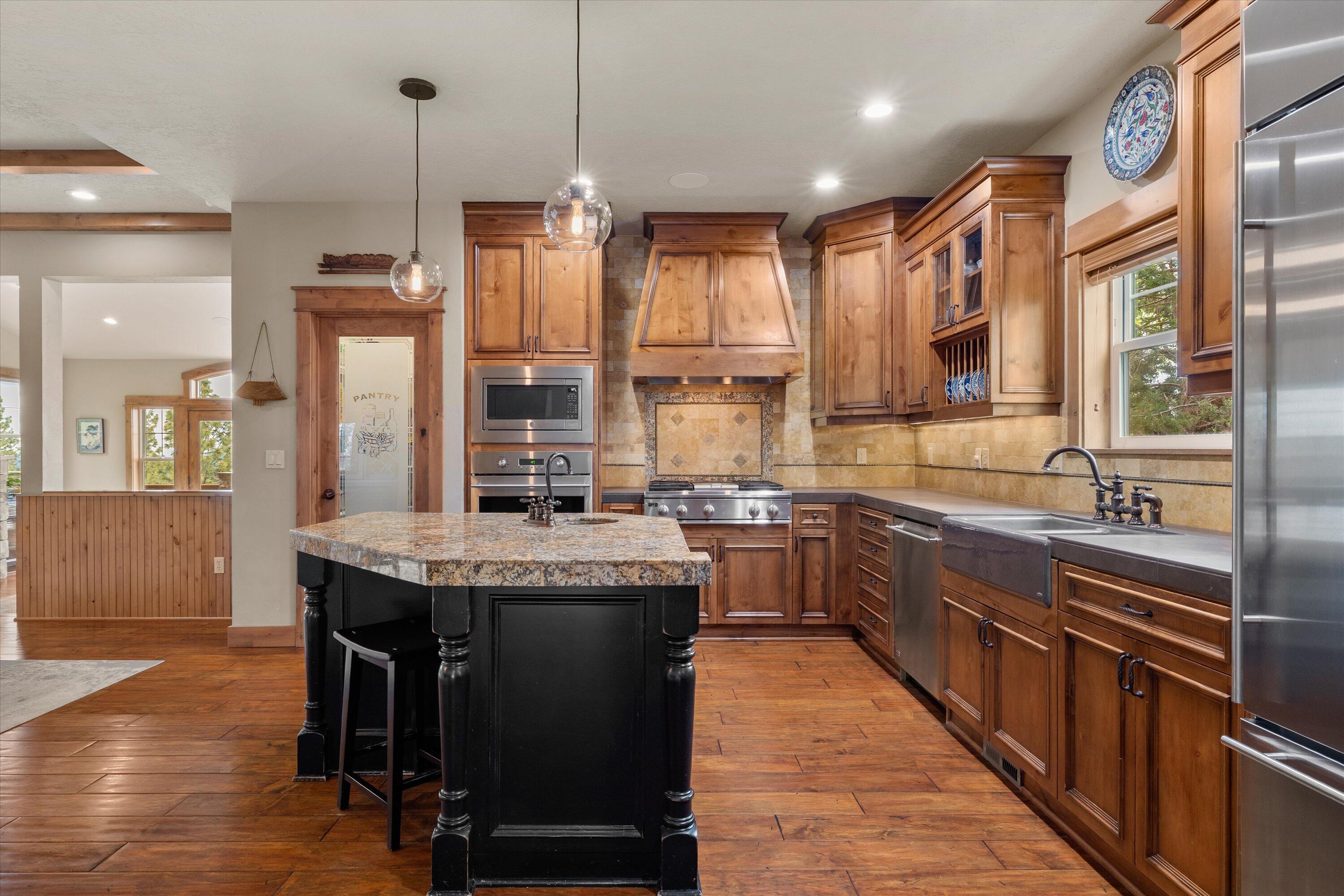 1255 NW Constellation Drive