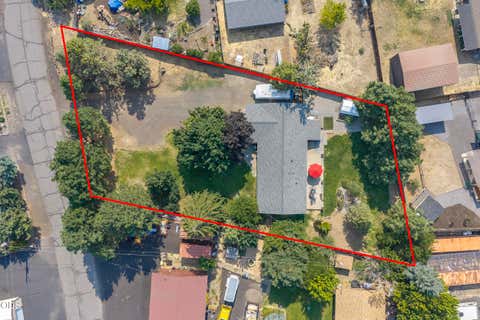 Tiny photo for 63385 Omer Drive, Bend, OR 97701 (MLS # 220226633)