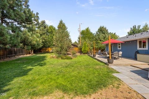 Tiny photo for 63385 Omer Drive, Bend, OR 97701 (MLS # 220226633)