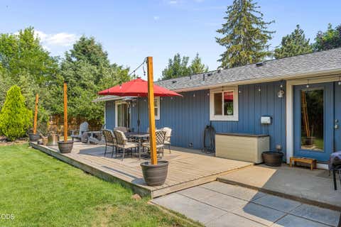 Tiny photo for 63385 Omer Drive, Bend, OR 97701 (MLS # 220226633)